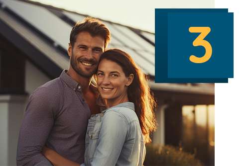 Männer in Warnwesten stehen auf einer Baustelle und sehen sich Pläne an.